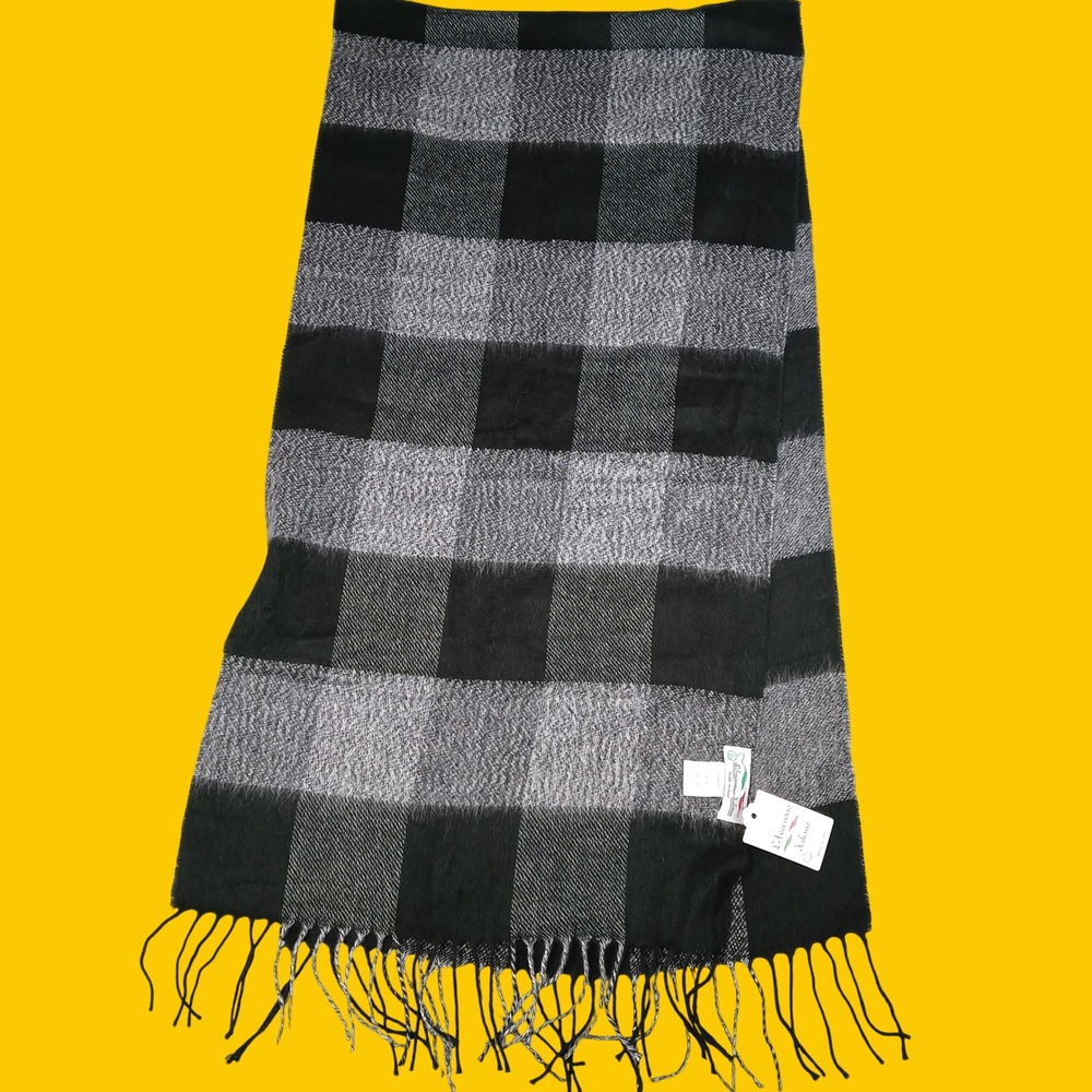 L'Accessorio Italiano Scarf Unisex OS Buffalo Plaid Black Grey Acrylic Italy